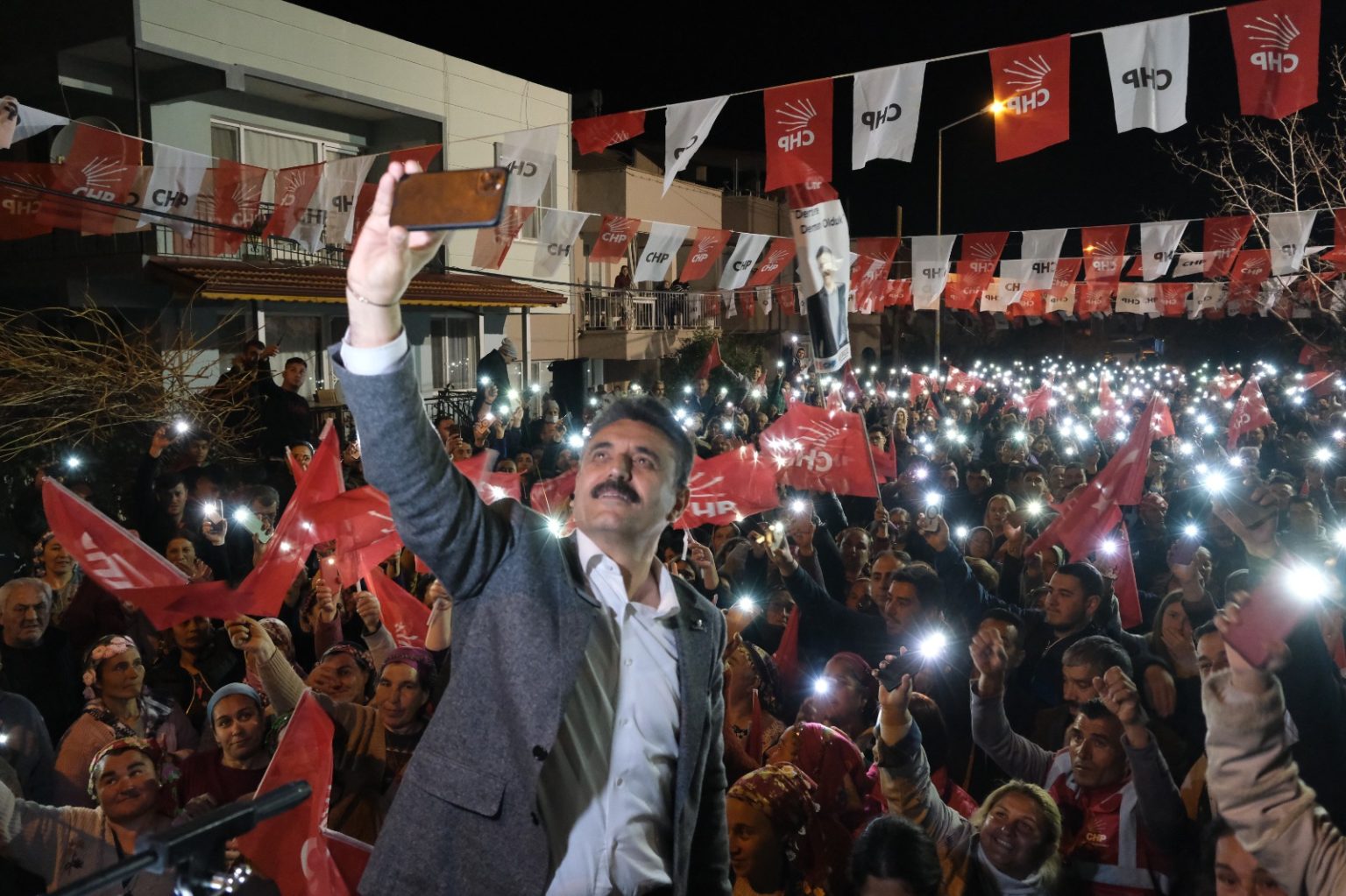 Başkan Kırgöz’e destek çığ gibi büyüyor
