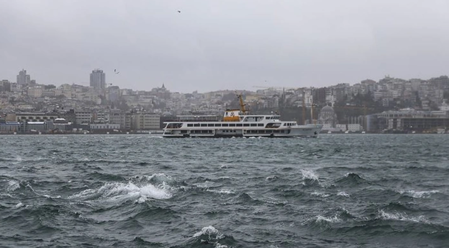 İstanbul’da sağanak ve fırtına alarmı: Seferler iptal edildi!